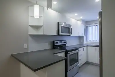 Renovated Akelius two bedroom apartment for rent. Located near Drummond/Sherbrooke in the Downtown -...