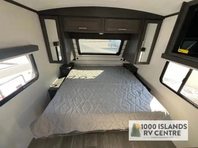 2025 Keystone RV Cougar Half-Ton 22RBS in Travel Trailers & Campers in Kingston - Image 9