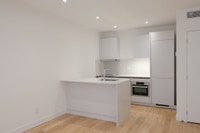Renovated Akelius one bedroom apartment for rent. Located near Drummond and Sherbrooke in the Downto... (image 1)