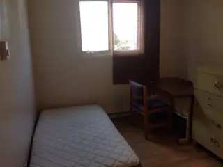 One upstairs bedroom available immediately for $700/ month in a four bedroom townhouse with across t...
