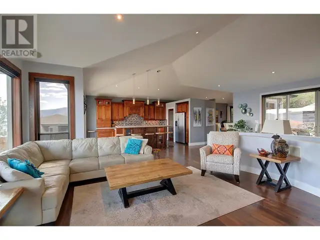 5824 Columbia Avenue Peachland, British Columbia in Houses for Sale in Penticton - Image 33