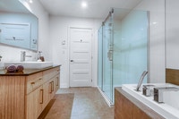 100% MEUBLÉ, TOUT INCLUS. Appartement 3-1/2 de 725 pied carrés - (F-502) ***Si vous êtes intéressé p... (image 4)