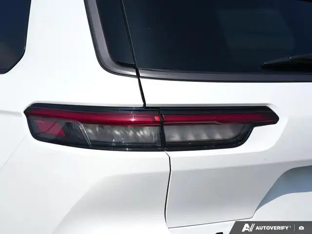 2026 Jeep Grand Cherokee L LIMITED | 4X4 | PANO | NAV | ALTITUDE in Cars & Trucks in Oakville / Halton Region - Image 10