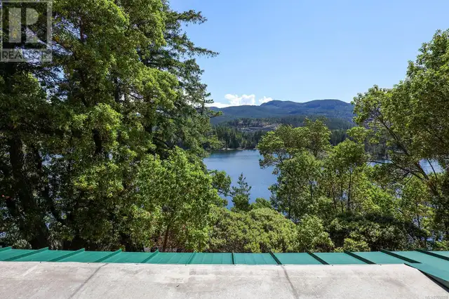 1100 Keith Rd Qualicum Beach, British Columbia in Houses for Sale in Parksville / Qualicum Beach - Image 36