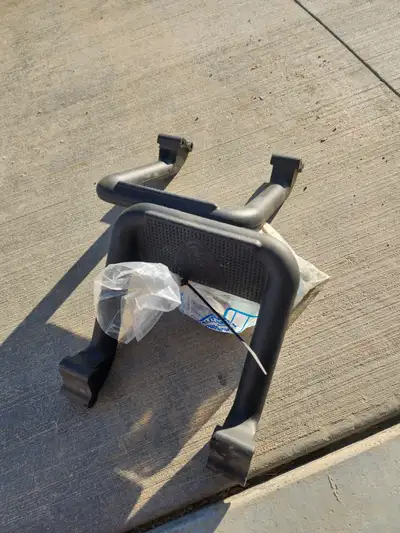 2 Cab steps for Toyota Tacoma, was on truck for 1 week , steps did not work for my wife. All mountin...