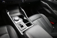 Efficient, stylish, and built for the whole family, this 2025 Kia Sorento EX Hybrid offers spacious... (image 8)