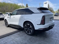 | 55 Curved HD Display | AKG Studio 19-Speaker Audio | Super Cruise Capability | 24 Diamond-Cut Whee... (image 5)