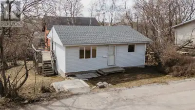 Discover this move-in ready home located in the desirable town of Keewatin just a short walk to groc...