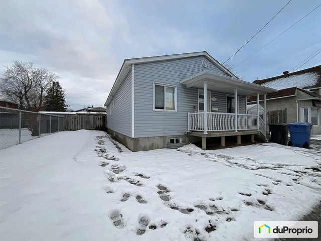 $429,900 - Bungalow for sale in Longueuil (St-Hubert) — photo 1