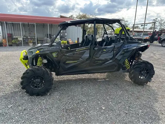 2020 POLARIS RZR 1000CC-BLACK & YELLOW! in ATVs in Dartmouth - Image 4