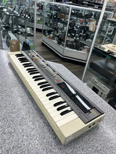 Casiotone MT-800 Keyboard, View more