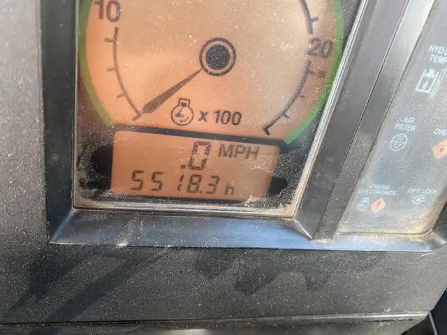 1993 John Deere 4WD Tractor 8770 in Farming Equipment in Edmonton - Image 31