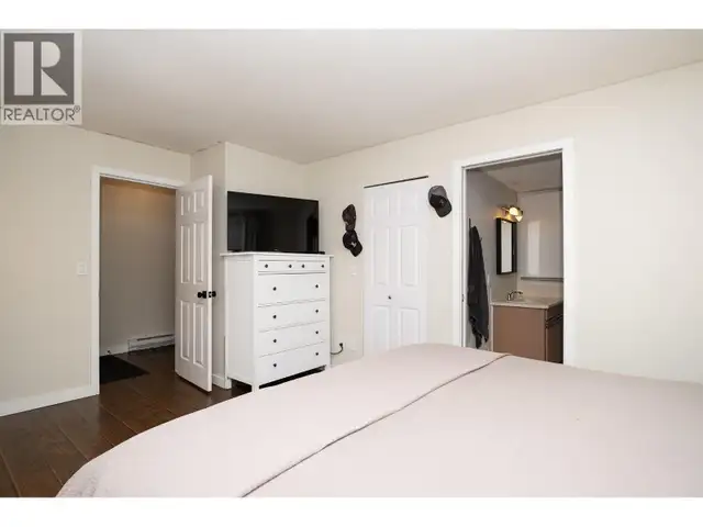 756 GIBSONS WAY Gibsons, British Columbia in Condos for Sale in Sunshine Coast - Image 16