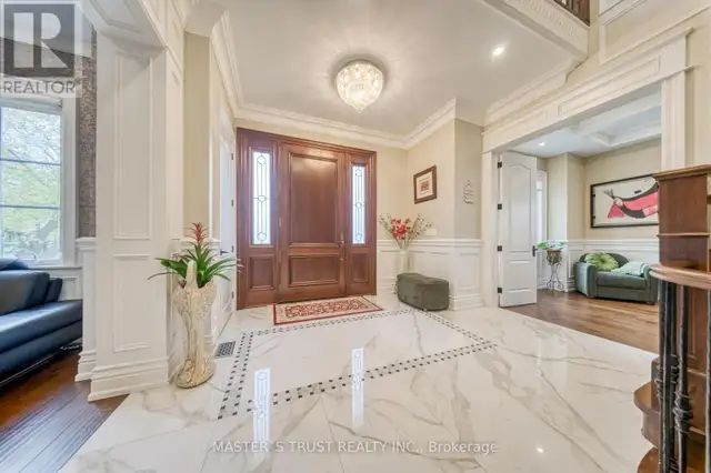 7 Trumpour Court Markham (Unionville), Ontario, photo 2 of 4