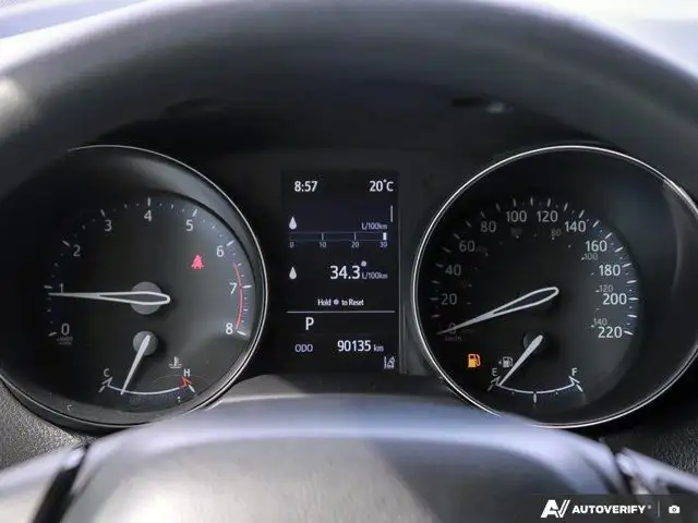 2022 Toyota C-HR LE | Accident Free | Backup cam in Cars & Trucks in Oshawa / Durham Region - Image 12