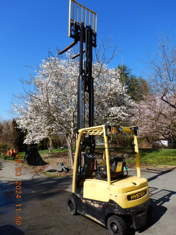 GREENHOUSE 0R FARM TIGHT AREA 4000 LB ELECTRIC AS NEW FORKLIFT in Other Business & Industrial in Delta/Surrey/Langley - Image 2