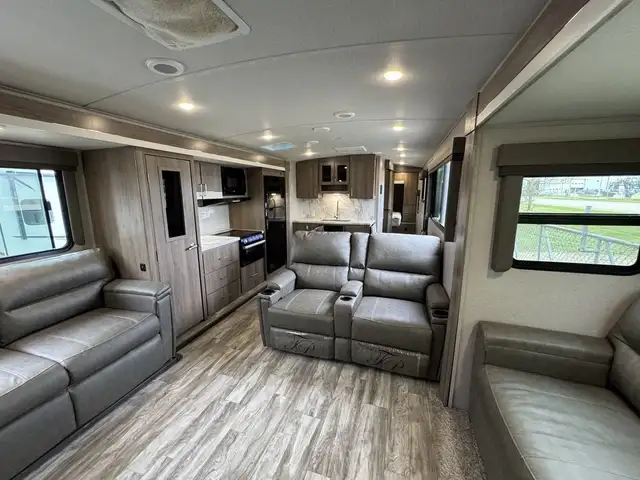 2023 Grand Design Imagine 3100RD in Travel Trailers & Campers in St. Albert - Image 11