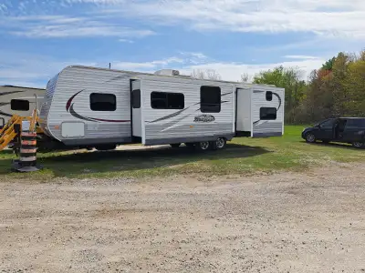 This trailor is excellent condition.