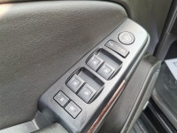 • Power_Windows • Power_Mirrors • Power_Locks • Keyless_Entry • Air_Conditioning • Cruise_Control •... (image 9)