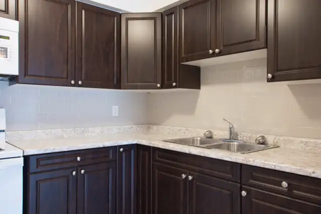 WELLINGTON PLACE APTS - 1 Bedroom Suite -Available August 1!63417673820289122