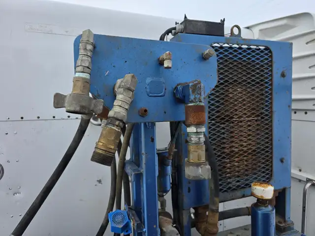 2012 PETERBILT 388 in Heavy Trucks in Saskatoon - Image 47