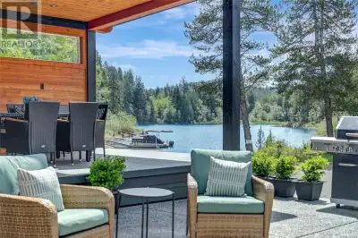 THIS is a rare opportunity to buy a fully furnished vacation home at Great Central Lake, on your own...