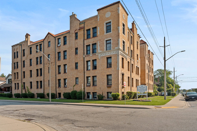 Windsor Bachelor Deluxe Apartment for Rent: in Long Term Rentals in Windsor Region - Image 2