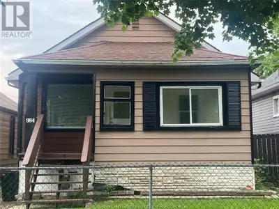 984 ELLROSE Unit# LOWER Windsor, Ontario