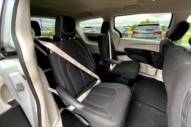 2024 Chrysler Grand Caravan SXT in Cars & Trucks in Edmonton - Image 26
