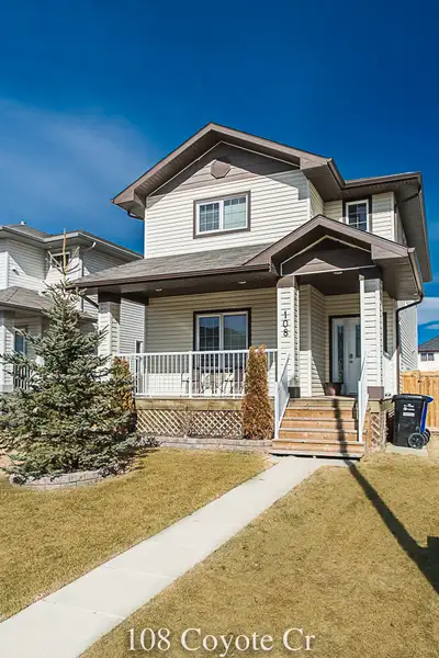 108a Coyote Cr, Timberlea 3 Bed 2 Bath Top of Home