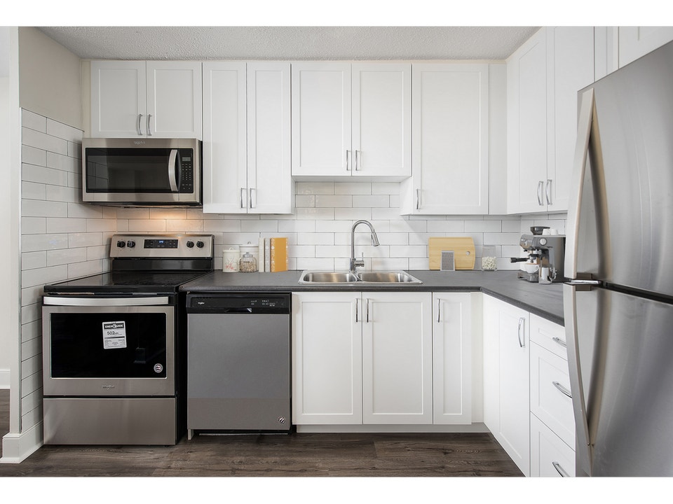 2 Bedroom Apartment for Rent - 90 Curtis Crescent 4