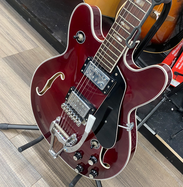 Espana Vintage Hollow Body Electric Guitar in Guitars in City of Toronto - Image 3