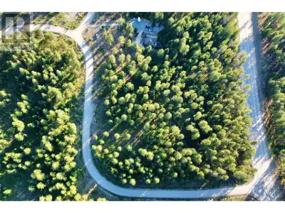 Priced to sell! This flat 2.5-acre forested building lot in Christina Lake's fastest-growing neighbo...