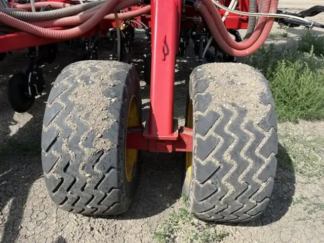 2023 Bourgault 3330 SE in Farming Equipment in Swift Current - Image 6