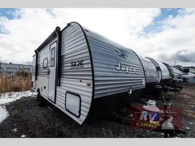 Please Call Us At 613.851.7326 with any questions? Jayco Jay Flight SLX travel trailer 178DBS Sport...