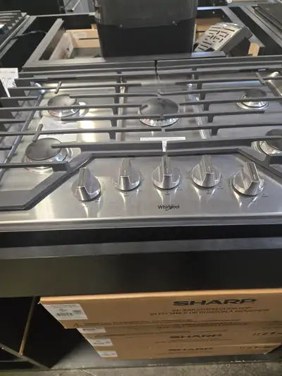 Whirlpool 30-inch Built-In Gas Cooktop with EZ-2-Lift™ WCG97US0H, View more