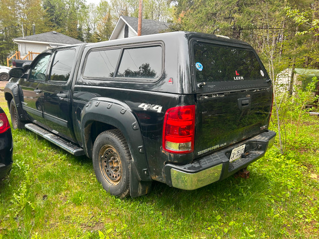 2012 gmc sierra parts truck in Cars & Trucks in Trenton - Image 3