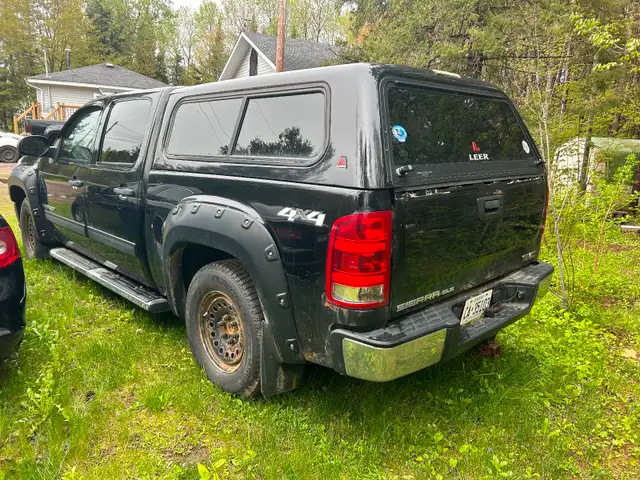 2012 gmc sierra parts truck in Cars & Trucks in Trenton - Image 4
