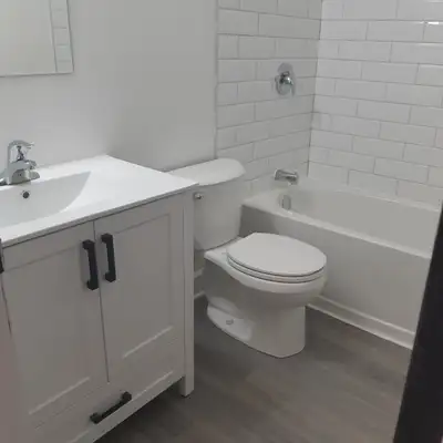 32 Washburn Street 2-Bedroom Apartment for Rent – Picton, Ontario