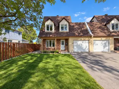 Ottawa. Orleans. Welcome to this spacious 3-bedroom, 1.5-bathroom Semi-Detached House for rent locat...