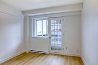 Renovated Akelius one bedroom apartment for rent. Located near Mont-Royal in the Plateau Mont-Royal... (image 4)