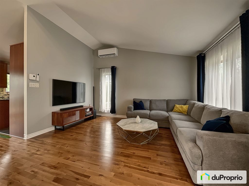 $737,000 - Split Level for sale in Varennes — photo 3