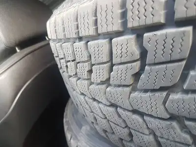 IF U SEE THE AD TIRES STILL FOR SALE 4 x 235/55/18 STARFIRE WINTER tires 99 % tread Dot#2025 , tread...