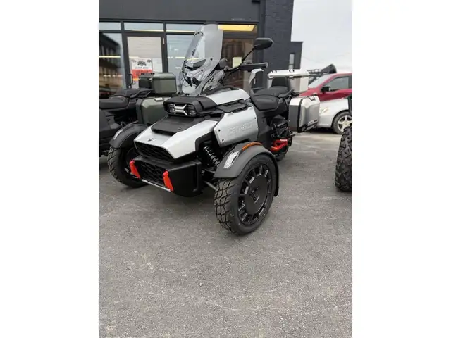 2025 Can-Am Canyon XT in Street, Cruisers & Choppers in New Glasgow - Image 2
