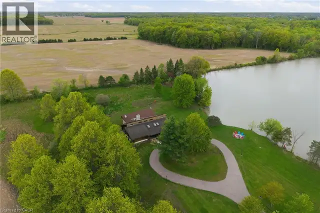 678 CHANTLER Road Pelham, Ontario in Houses for Sale in St. Catharines - Image 2