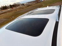 Sunroof, Cooled Seats, Navigation, Leather Seats, Heated Seats! The refined and comfortable interior... (image 9)