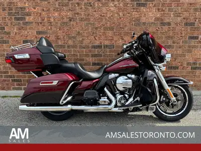 Beautiful Canadian Ultra Limited with CVO heated grips, 103ci high-output, 6-speed, Bluetooth & Navi...