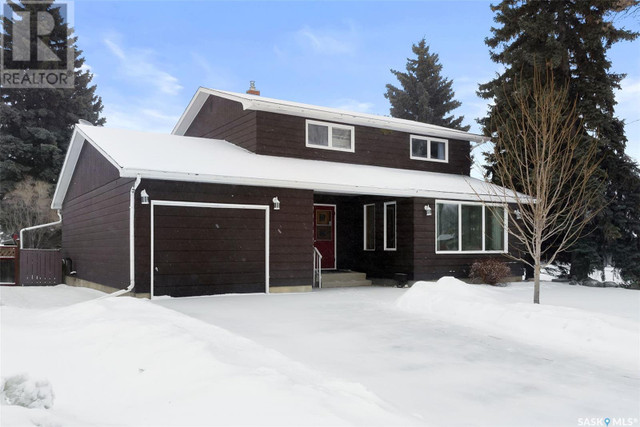 801 Robison STREET Indian Head, Saskatchewan in Houses for Sale in Regina - Image 2
