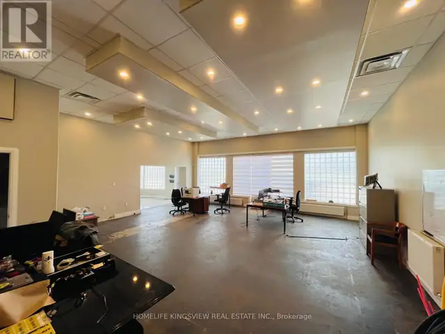 495 OTTAWA STREET Hamilton (Crown Point), Ontario in Commercial & Office Space for Rent in Oakville / Halton Region - Image 12