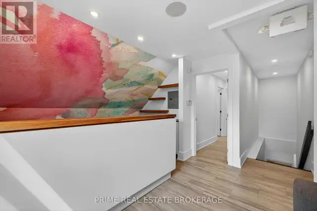 UPPER - 281 OXFORD STREET E London East (East F), Ontario in Commercial & Office Space for Rent in London - Image 5